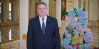 Губернатор Александр Богомаз поздравил брянских женщин с праздником - Газета Труд