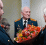Брянские таможенники поздравили ветерана с 80-летием Победы - Газета Труд