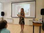 В дни летних каникул детскую библиотеку посетили ребята отделения дневного пребывания и реабилитации ГБУ КЦСОН г. Клинцы и Клинцовского района, которые приняли участие в викторине «Любимые мультфильмы в книгах»..