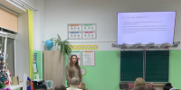23 декабря 2025 года в МБОУ - СОШ N4 для родителей 2 класса прошло важное родительское собрание, посвященное актуальной теме безопасности детей в интернете. - Администрация г. Клинцы