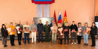 11 марта 2026 года и.о. главы города Клинцы А.В. Тофилюк, глава Клинцовской городской администрации С.Ю. Евтеев и военный комиссар города Клинцы, Клинцовского, Гордеевского и Красногорского районов А.Е. Зубиков передали ордена Мужества и медали. - Администрация г. Клинцы