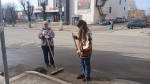 2 апреля педагогический коллектив Центра детского творчества принял участие в субботнике, в ходе которого часть улицы Октябрьской, на которой расположено учреждение было приведено в порядок.