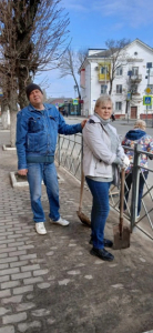 2 апреля педагогический коллектив Центра детского творчества принял участие в субботнике, в ходе которого часть улицы Октябрьской, на которой расположено учреждение было приведено в порядок.