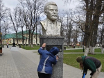 9 апреля 2026 сотрудники Прогимназии №1 принимали участие в городском субботнике в парке В.Воровского, чтобы сделать наш город ещё уютнее и красивее. Приводили в порядок памятники и участки вокруг них..