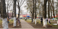 Субботник в центральном сквере: совместными усилиями — к чистоте и порядку!. - Администрация г. Клинцы