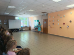 В этот особенный день для ребят из летнего школьного лагеря МБОУ-СОШ №6 им. Коновалова В.П. прошла развлекательная программа «Праздник детства, песен, света»..