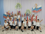 «Флаг в моей судьбе»: в детском саду прошёл творческий вечер ко Дню Государственного флага РФ..